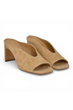 Sabot Bianca D in camoscio colore sabbia. BIANCA D | 2754-CAMEL